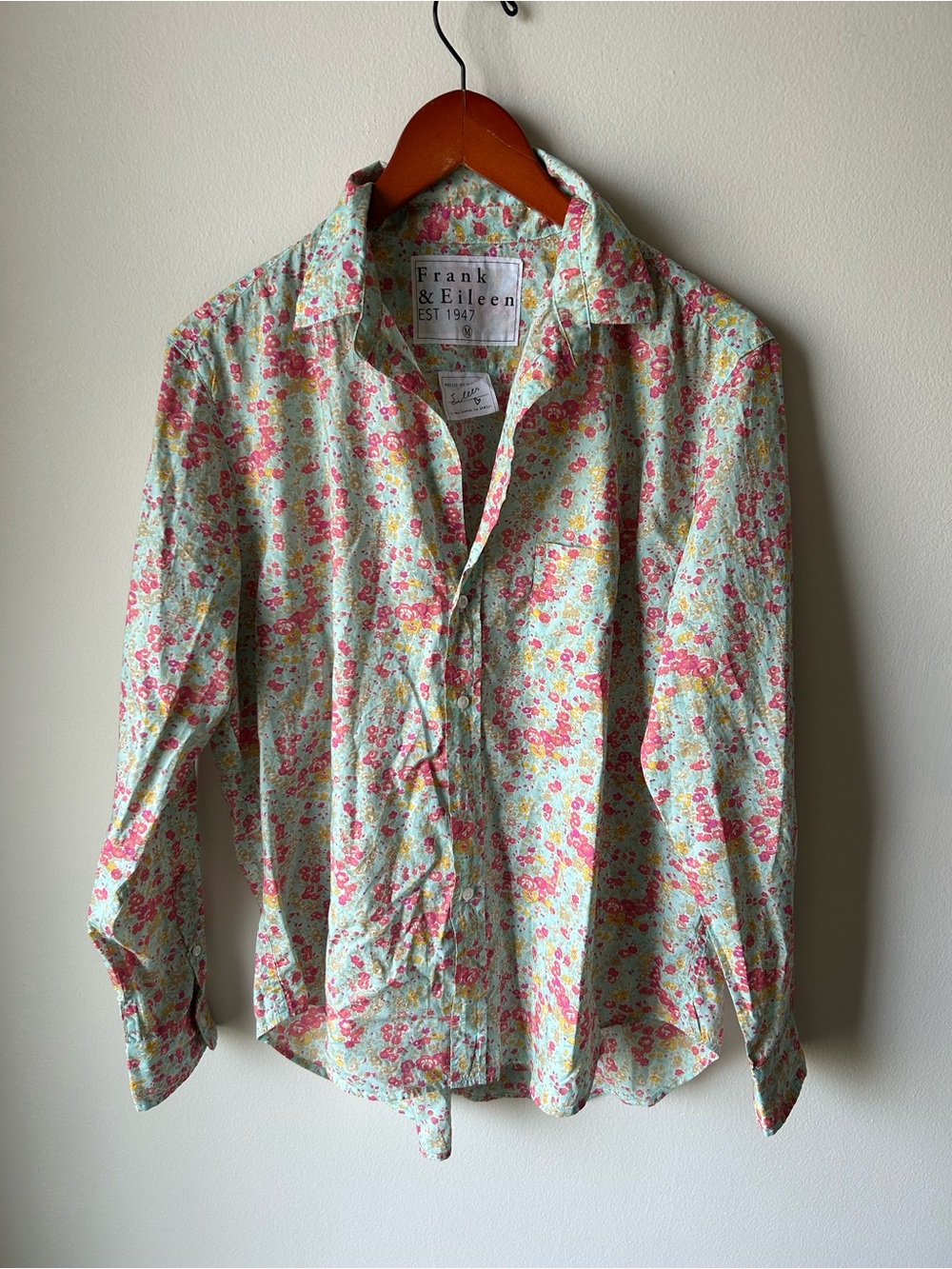 FRANK & EILEEN Eileen Aqua Floral Italian Cotton Button Down Shirt Size Medium - Picture 2 of 8